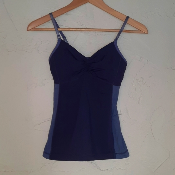 LULULEMON Sz 4 Workout Tank With Built-in Bra Shelf & Adjustable Straps - Picture 1 of 5